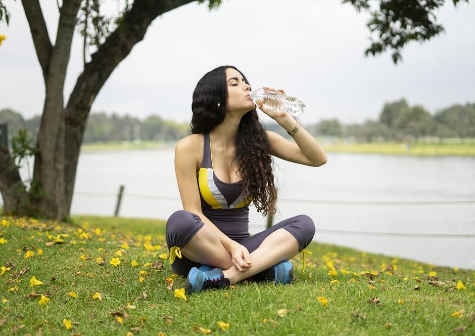 Bahaya Kurang Minum Air dan Menahan Pipis
