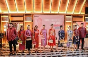 Bidik Pasar Internasional Sashabeebag yang berkolaborasi dengan Alleira Gelar Fashion Show Bertajuk “Warna Indonesia Trunk Show”