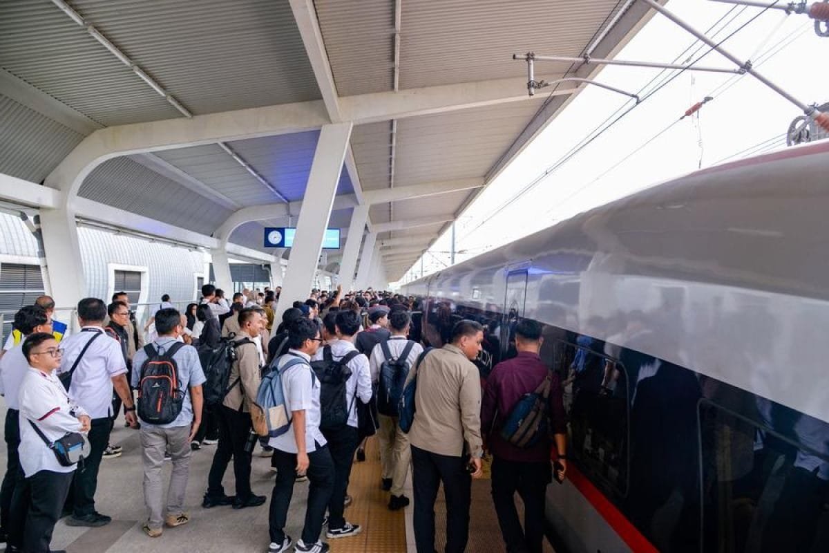 Apa Dampak Aktivitas Ekonomi Setelah Stasiun Whoosh Karawang Beroperasi