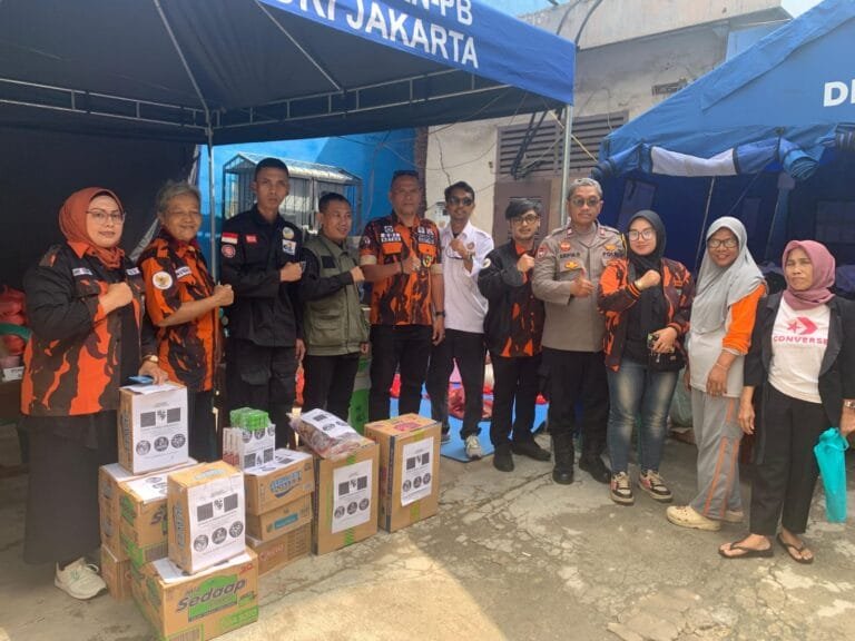 Pemuda Pancasila PAC dan Srikandi Kecamatan Sawah Besar Salurkan Bantuan untuk Korban Kebakaran Mangga Dua Selatan Jakarta Pusat