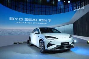 BYD Sealion 7 Resmi Di luncurkan di IIMS 2025, SUV Listrik Inovatif dengan Desain Futuristik dan Teknologi Canggih
