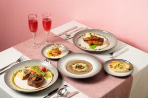 Bersenanglah Dalam Romantisme Makan Malam Pink Soire di Hari Valentine Swiss-Belresort Dago Heritage Bandung