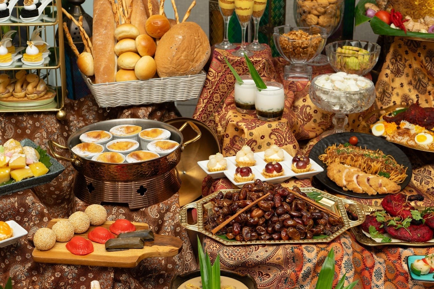 Manjakan Diri Anda Dalam Makan Basar Yang Memuaskan Selama Bulan Ramadan: Temukan Penawaran Bernuka Puasa yang Menggoda di Swiss-Belresort Dago Heritage Bandung Iftar dan Sahur