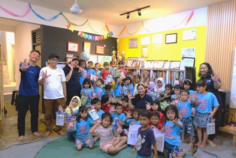 Merayakan Hari Kasih Sayang, Fraser Residence Sudirman Jakarta Berbagi Kasih dengan Komunitas Taman Bacaan Zhafa Manggarai