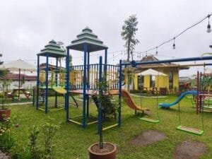 Tempat Nongkrong Baru, Suasana Alam Nan Sejuk di Warung KebunQu Bogor 1