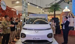 AEON MALL Deltamas Rayakan Satu Tahun dengan Program SHOPTACULAR, Hadiah Utama Mobil Listrik Wuling EV Cloud