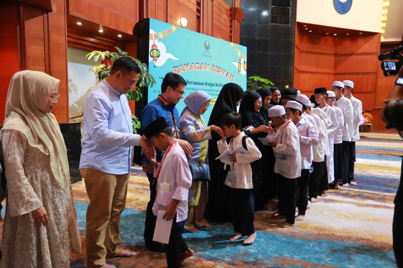 Buka Puasa Bersama Anak Yatim Piatu, Hotel Bidakara Jakarta Gelar Kegiatan Sosial di Bulan Ramadhan