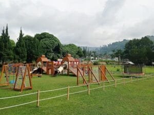 De Landden Lembang: Wisata Baru dengan Playground dan Wahana Seru di Tengah Pemandangan Gunung