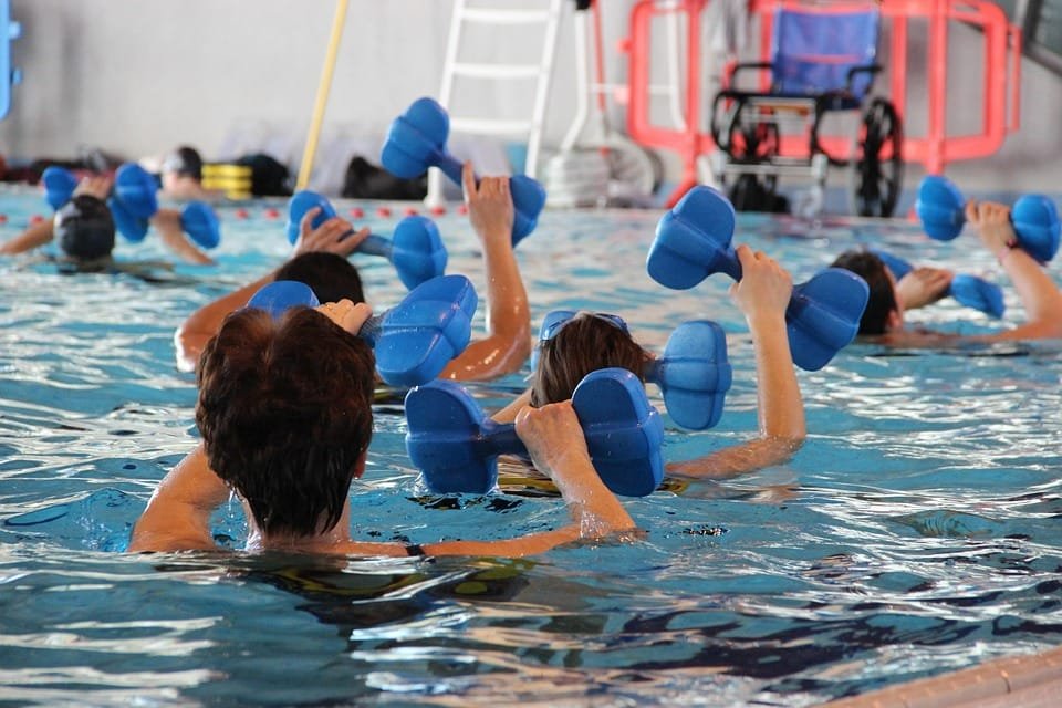 Terapi Air di Kolam Renang: