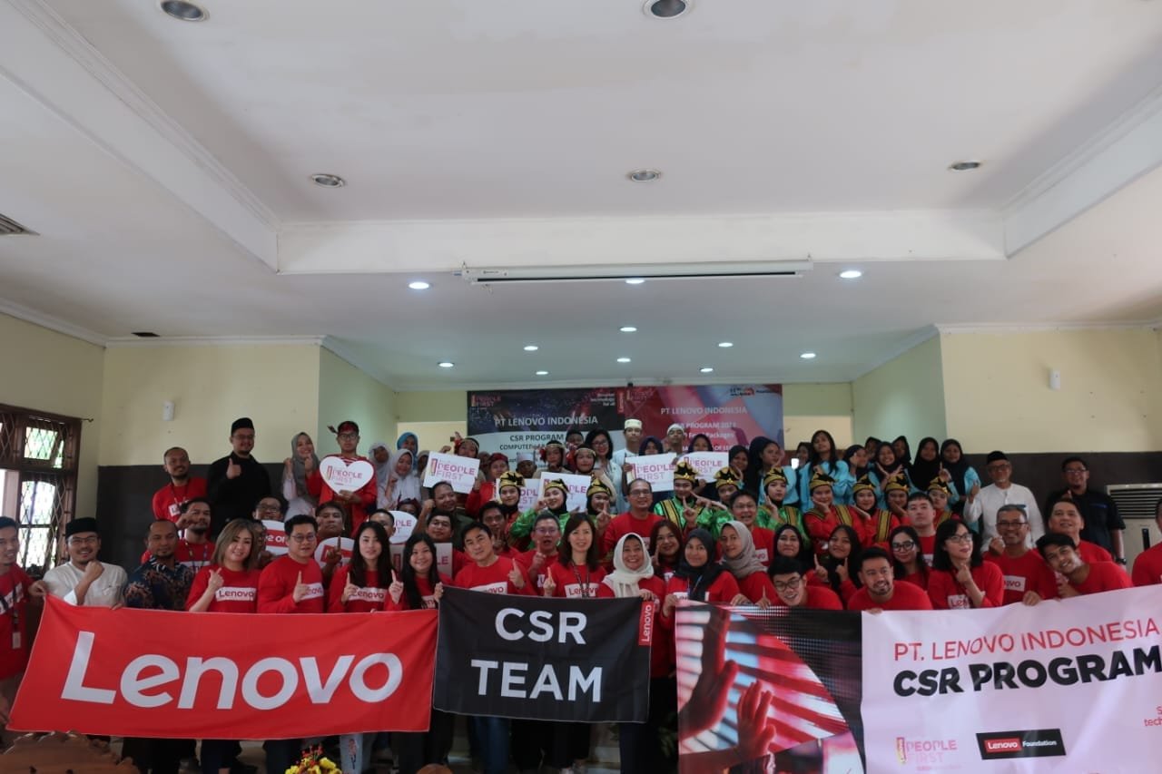 Lenovo Indonesia Tegaskan Komitmen Sosial dengan Donasikan Laptop dan Sembako untuk Sekolah dan Panti Asuhan di Wilayah Jadetabek