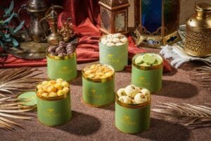 Rayakan Momen Berbagi dengan Raya Hampers-POPULICO & Kayu Manis by Hotel Tentrem Jakarta