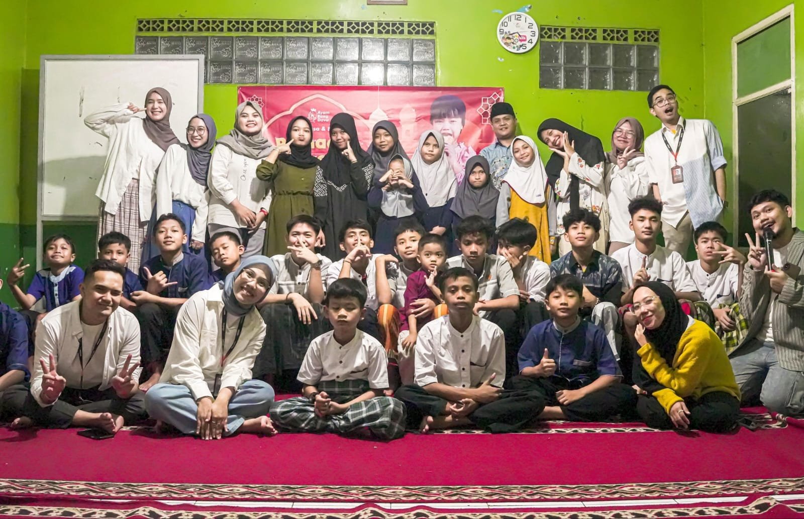 Serangkaian Inisiatif Ayam Bang Dava Satukan Ragam Komunitas di Bulan Ramadan