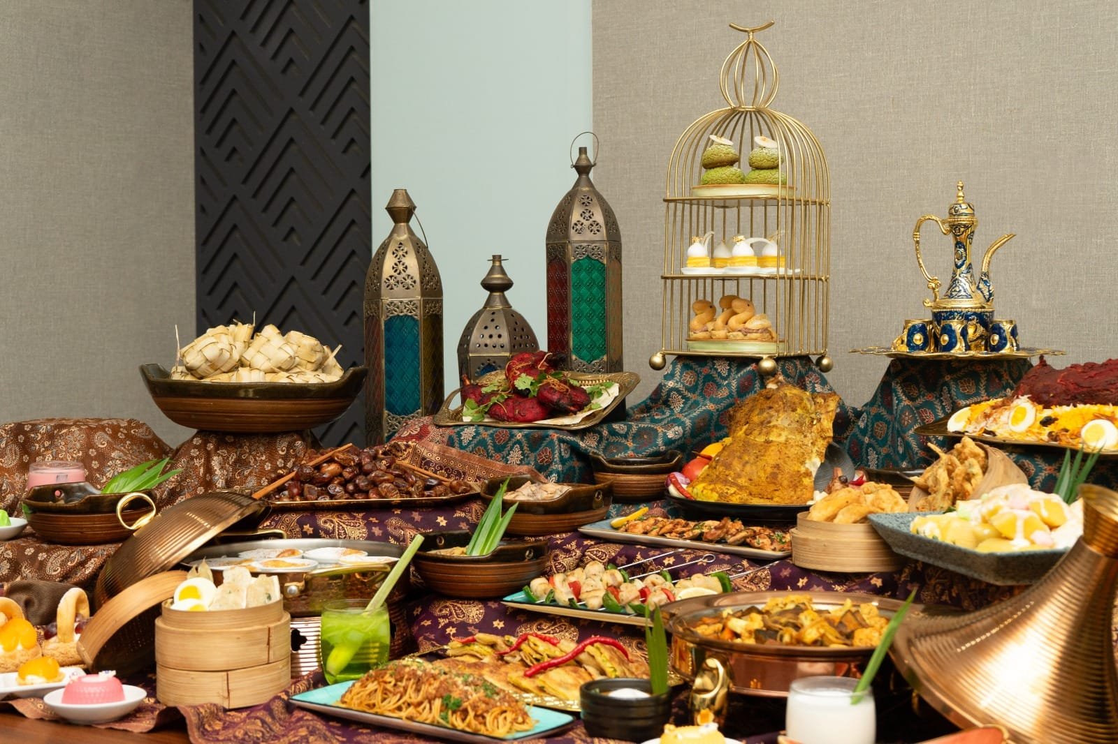 Staycation Idul Fitri dan Halal Bihalal Lebaran - Berkumpul, Bersilaturahmi dan Merayakan Semangat Kebersamaan dengan Penuh Gaya Bersama Swiss-Belresort Dago Heritage Bandung