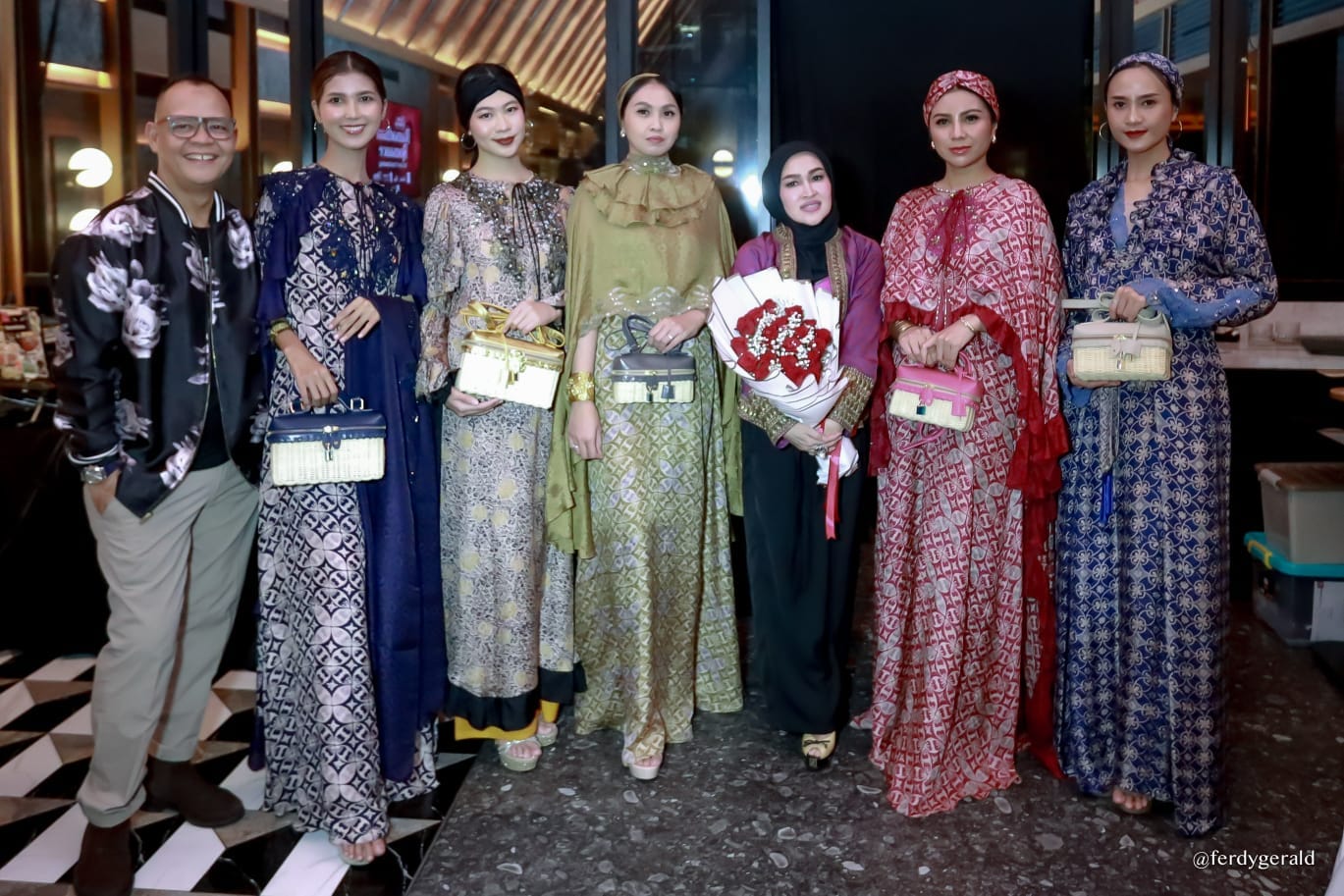 WARNA INDONESIA WASTRA Menggelar Trunk Show "RAMADHAN ROMANCE” by ENI JOE INDONESIA X SASHABEEBAG