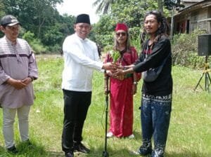 Aksi Teatrikal Ruwat Bumi Folusi Senja Warnai Peringatan Hari Bumi di Bogor