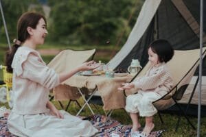Cara Seru Mengenalkan Anak pada Alam dengan Kenyamanan Berwisata Glamping