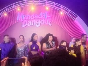 Ketika Hidup Memaksa Anya Geraldine Jadi Biduan, Mendadak Dangdut Mengajak Penonton Ikuti Kisahnya yang Penuh Tawa dan Perjuangan