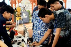 Mahasiswa Fakultas Teknik President University Sukses Pamer Inovasi Teknologi di TSL 2025