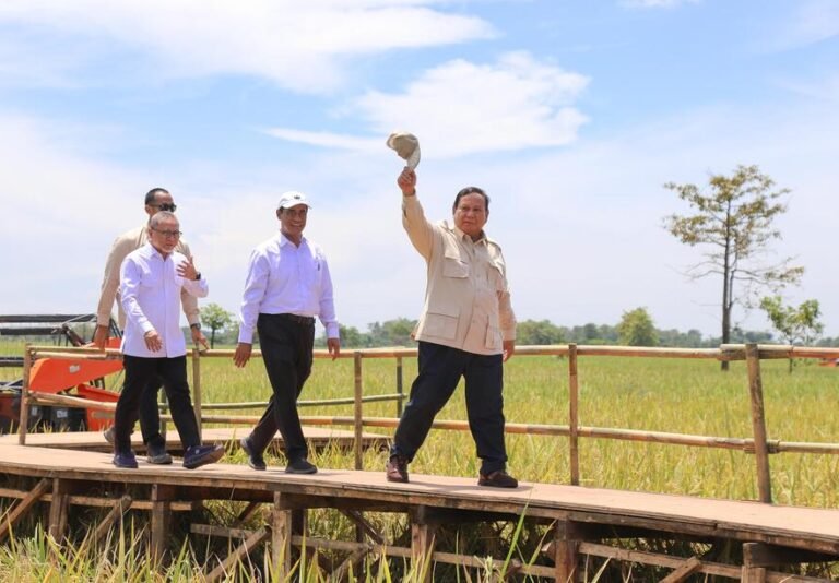 Presiden Prabowo: Kebahagiaan Petani Adalah Kebahagiaanku, Harga Gabah Tertinggi dalam 7 Tahun Terakhir, Panen Serentak 14 Provinsi