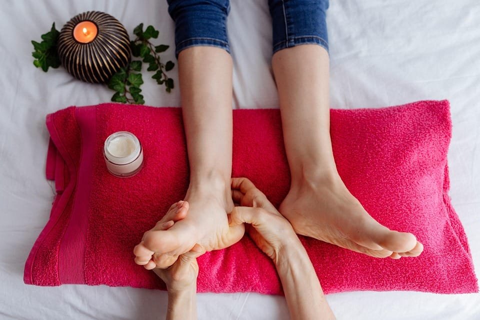 Sering Merasa Kaki Pegal? Kenali Penyebab dan Cara Mengatasinya!