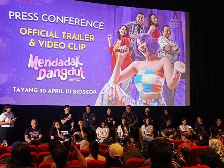 Trailer Resmi & MV Soundtrack “Mendadak Dangdut” Telah Dirilis, Filmnya Siap Goyang Bioskop Mulai 30 April 2025!