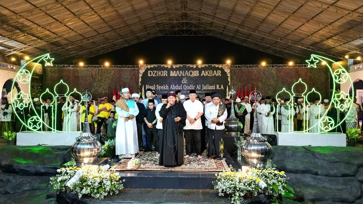 Ditjen Komunikasi Publik dan Media dengan Pondok Pesantren Al Baghdadi Gelar Doa Bersama: Dorong Gizi Seimbang dan Perlindungan Anak di Era Digital
