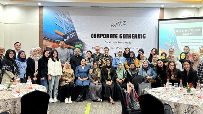Grand Whiz Poins Simatupang Gelar Corporate Gathering Bertema Synergy in Hospitality