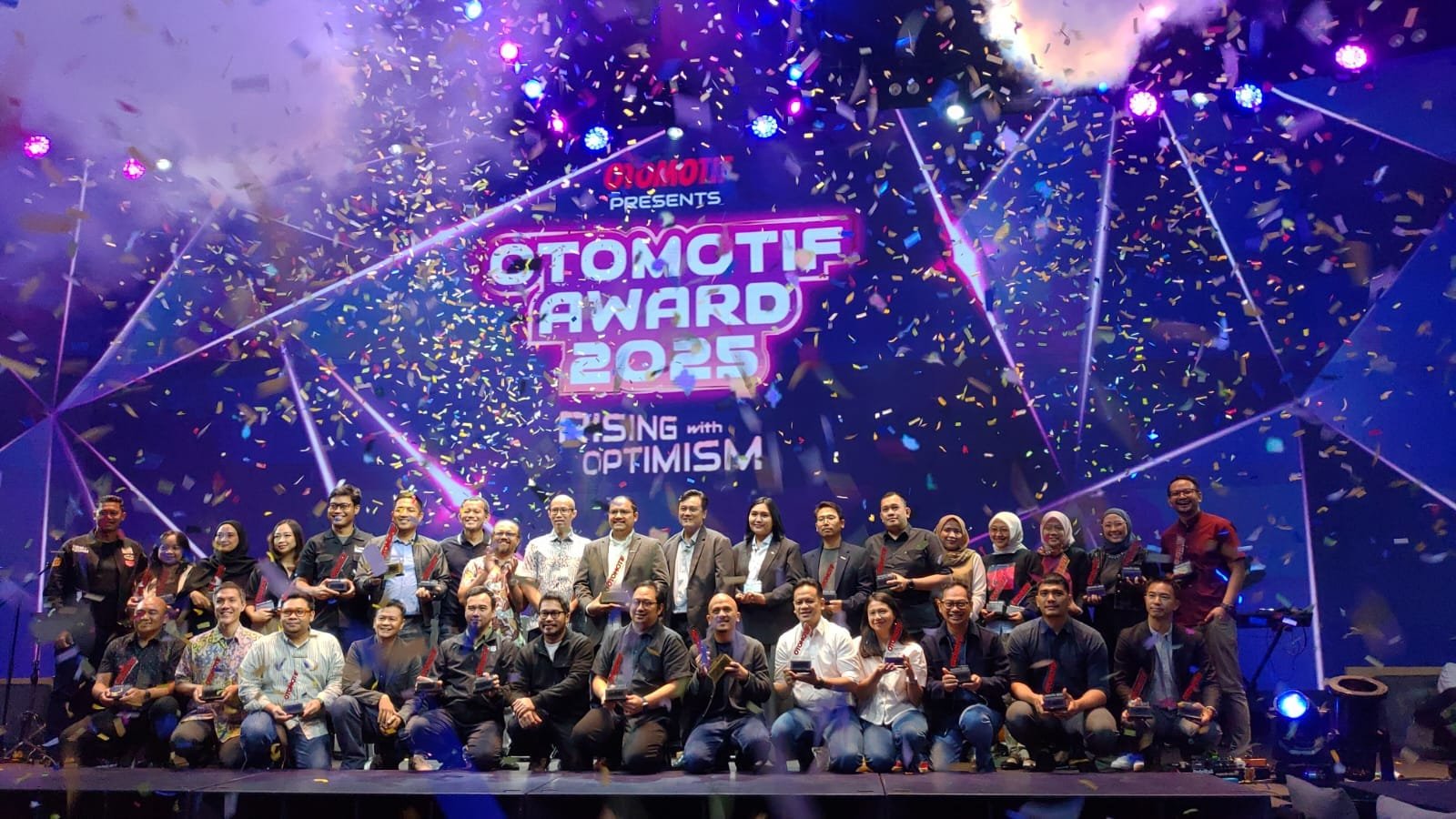 Indomobil Emotor Adora Raih Gelar Best Medium Electric Skutik di Otomotif Award 2025