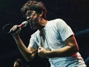 Jimi Multhazam, Rocker Nyentrik yang Bikin Musik Lokal Gak Pernah Sepi Gimmick