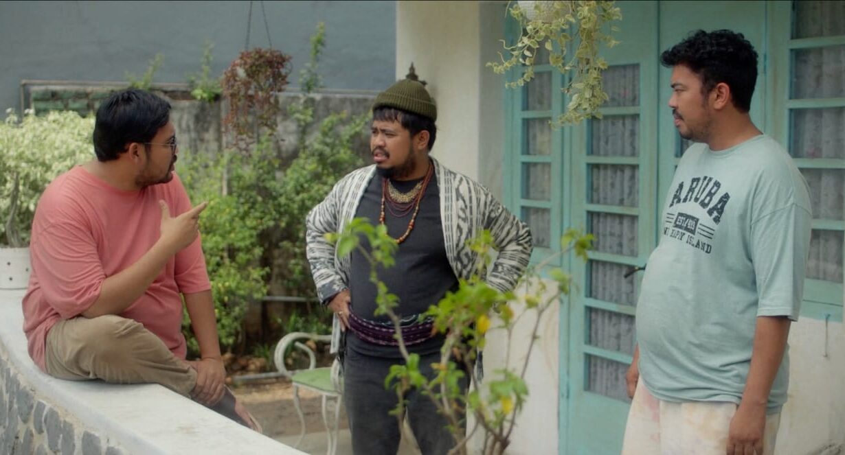 Mengenal Tiga Tokoh Kakak-Adik Absurd di Film GJLS: Ibuku Ibu-Ibu