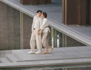 Inspirasi Tampilan Natural nan Elegan ala Luna Maya & Maxime Bouttier dengan Linen Favorit, Pre-Wedding Tak Harus Mewah
