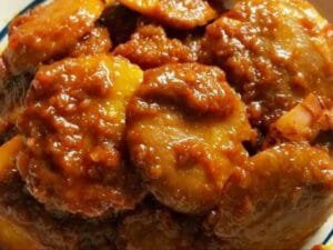 Semur Jengkol Pedas, Sajian Klasik yang Kaya Rasa dan Menggugah Selera