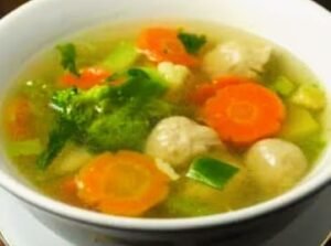 Sup Bening Bakso Sayur: Sajian Hangat dan Bergizi untuk Keluarga