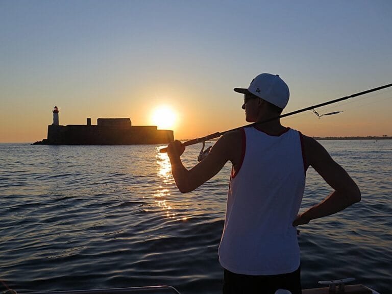 Air Tawar vs. Air Laut: Mana yang Lebih Seru Buat Mancing?