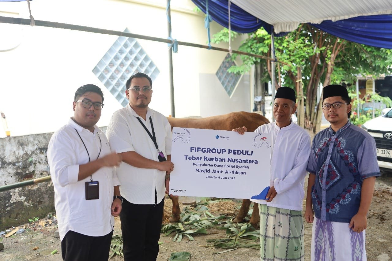 FIFGROUP Berbagi Berkah Idul Adha Tebar 4 Sapi dan 497 Kambing Hingga Pelosok Negeri