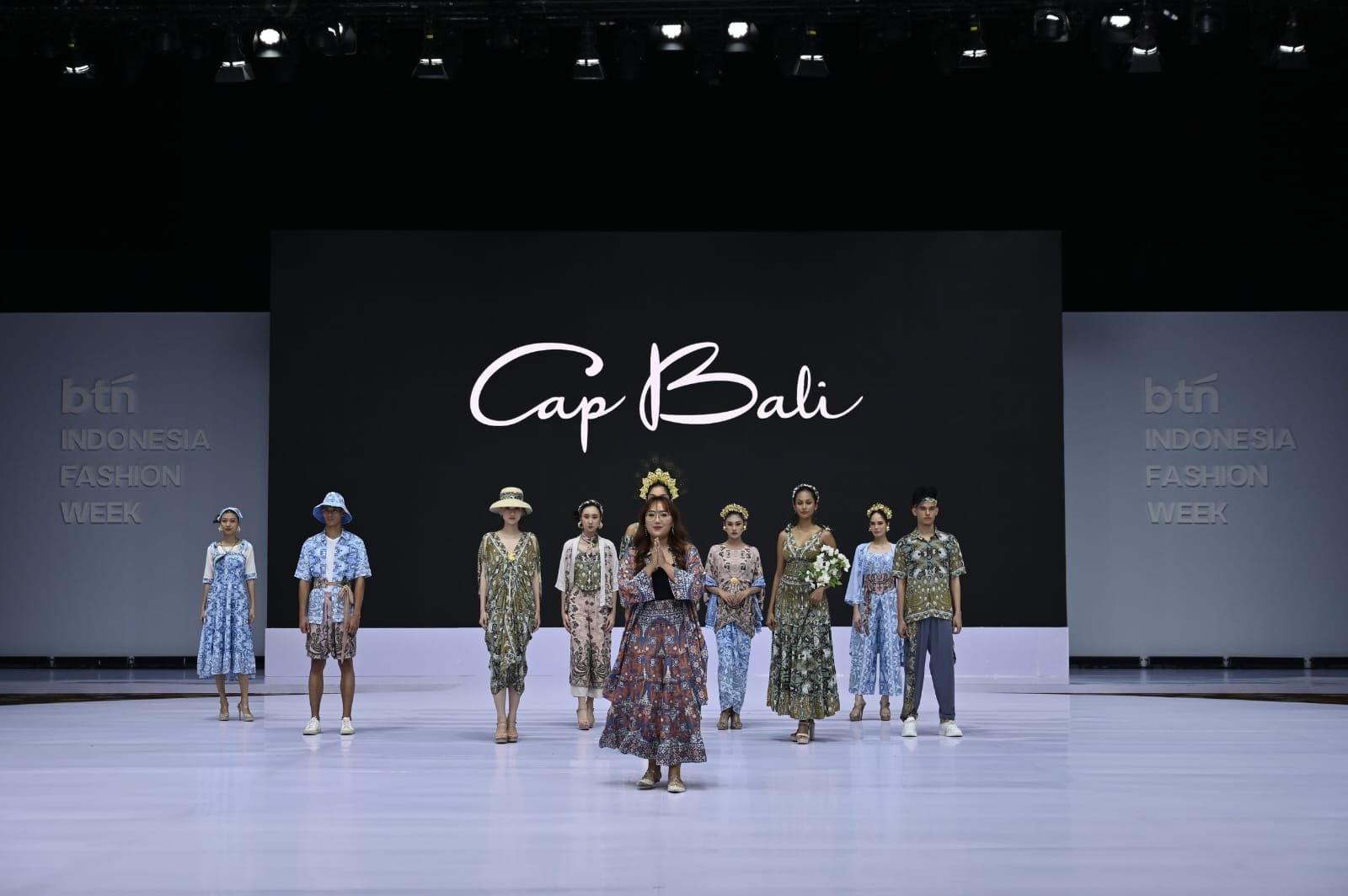 Cap Bali Hadirkan Koleksi Bertajuk ‘Tropical Peacock’, Saat Elegansi Merak Bertemu Nuansa Tropis