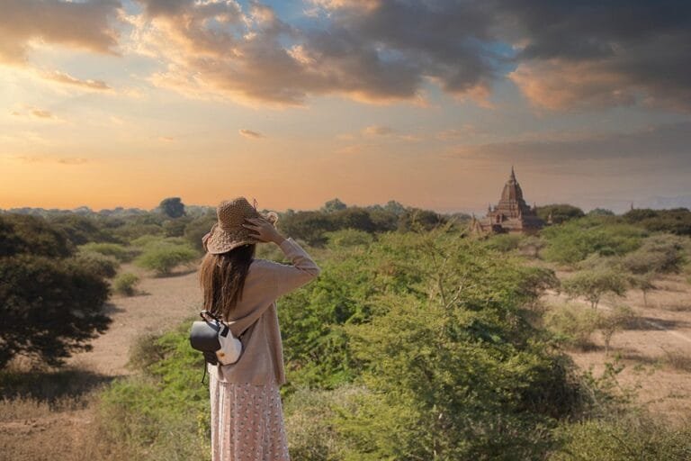 Jalan Sendiri, Ketemu Diri: Saatnya Solo Travel & Self-Discovery