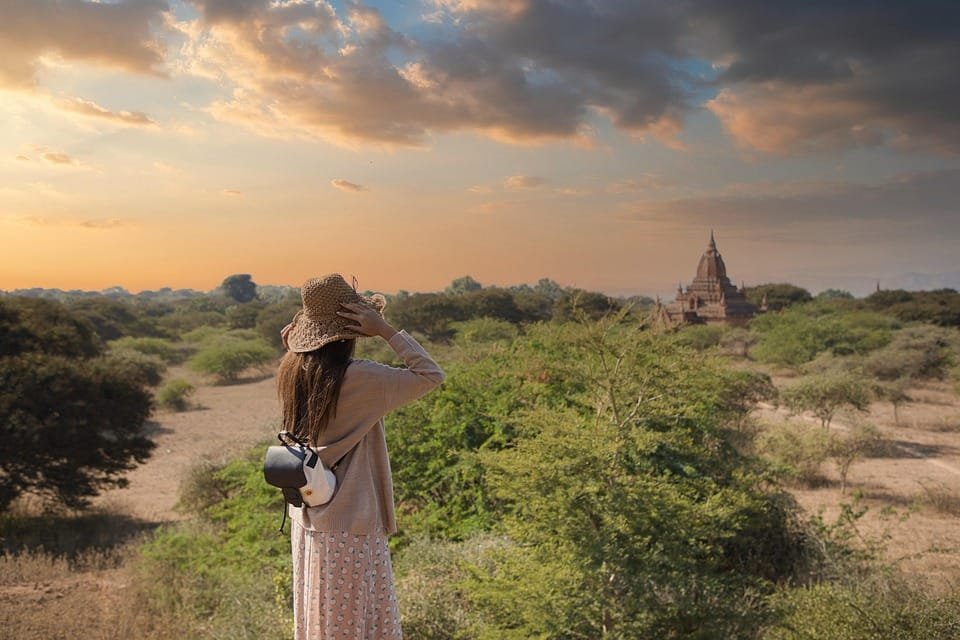 Jalan Sendiri, Ketemu Diri: Saatnya Solo Travel & Self-Discovery