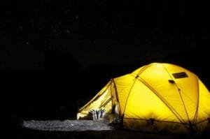 Pertama Kali Solo Camping? Simak Tips Santai agar Aman & Menyenangkan!