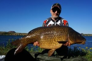 Biar Gak Boncos! Ini Dia Cara Menyesuaikan Umpan dengan Jenis Ikan & Cuaca