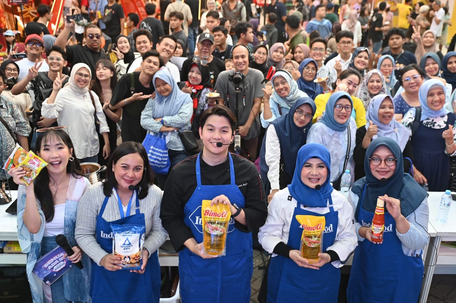 Bikin Heboh Pengunjung Jakarta Fair 2025, Mendadak Duel Masak di Rumah Indofood Gempar!