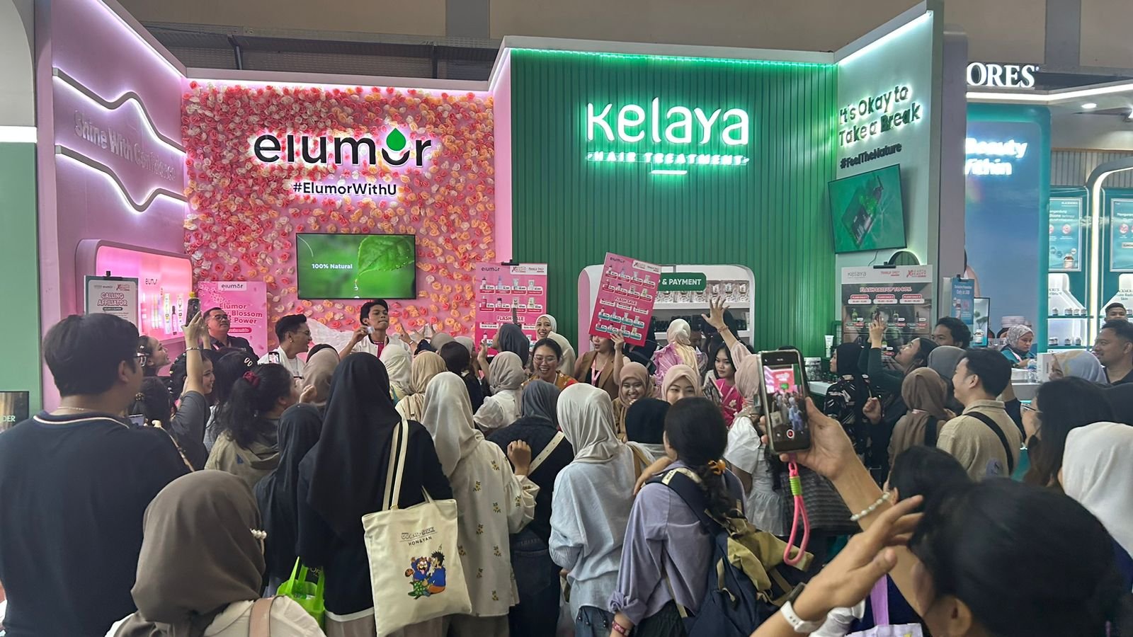 Elumor Jadi Sorotan di Jakarta X Beauty 2025: Ganta Bikin Heboh, Diskon Elumor Bikin Pengunjung Kalap!
