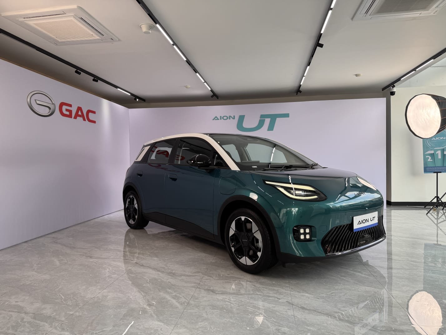 GAC AION Perkenalkan AION UT: Mobil Listrik Pintar Berbasis AI Siap Ramaikan GIIAS 2025