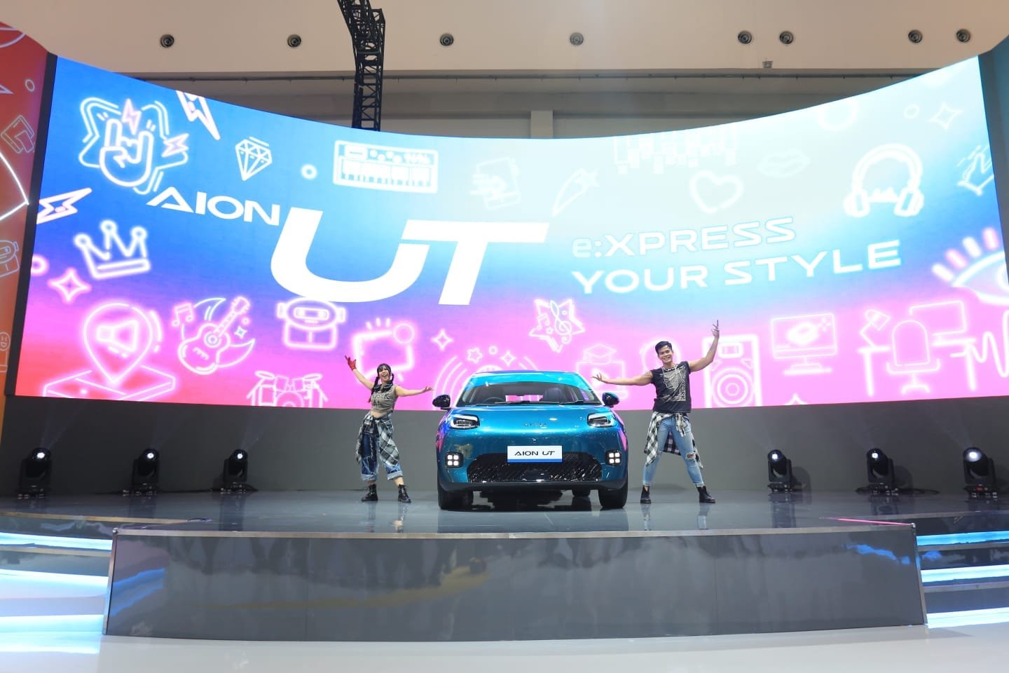 GAC Indonesia Perkenalkan AION UT, EV Urban Futuristik untuk Gaya Hidup Dinamis dan Serba Cepat