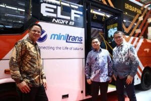 Isuzu ELF NQR B Jadi Andalan Armada Transjakarta