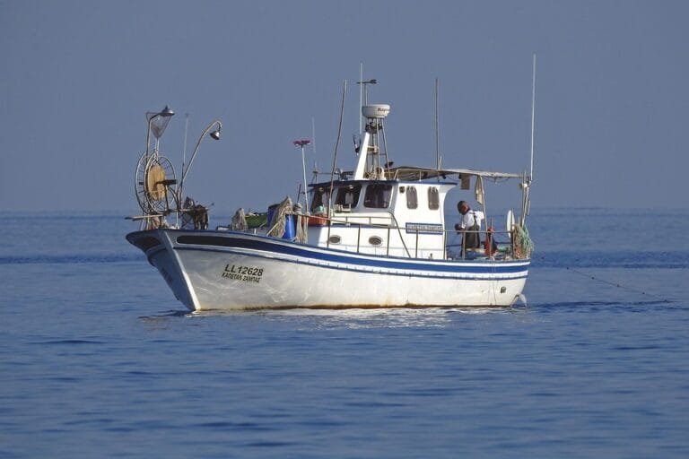Mancing Laut Pakai Perahu: Seru, Dekat, dan Penuh Sensasi!