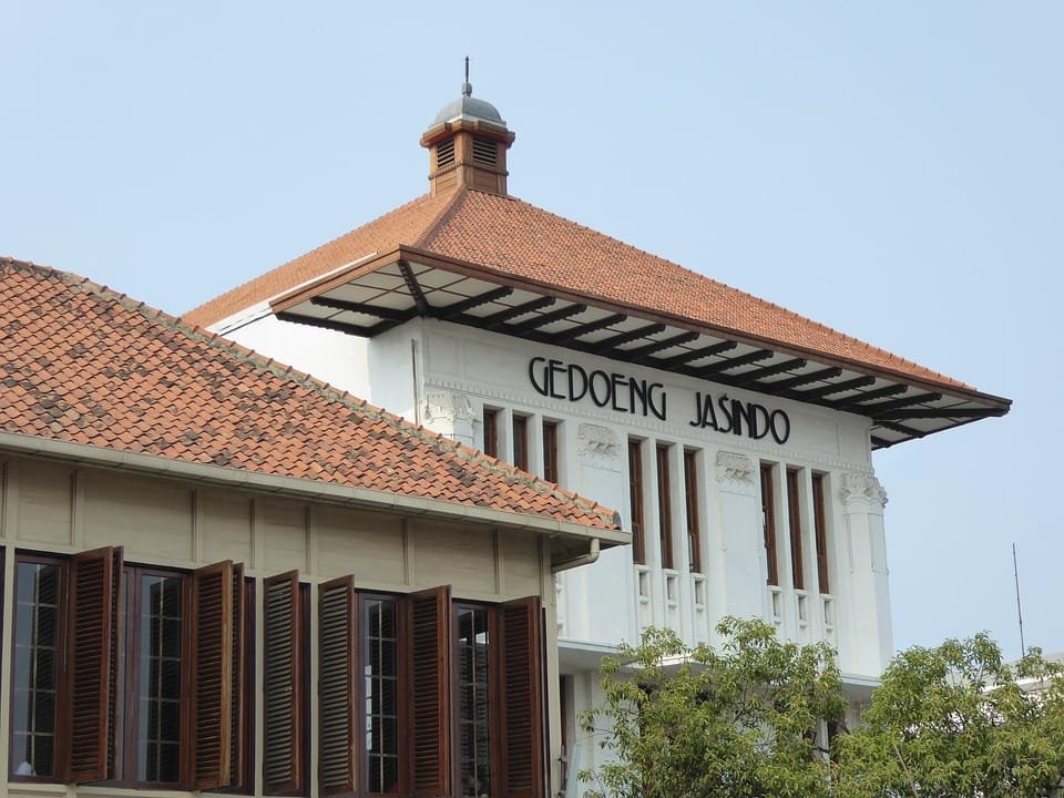 Menimbang Pendidikan Kolonial dan Relevansinya Saat Ini Latar Belakang