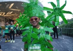 Peserta Green Run 2025 kategori 10K berlari di Jakarta