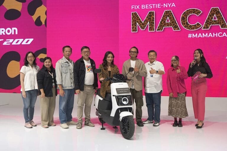 Menuju Perayaan 50 Tahun, Polytron Resmi Luncurkan Fox 200, Motor Listrik Pertamanya yang Didesain Khusus Untuk Jadi Sahabat Perempuan di Jalan
