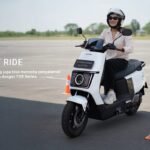 Debut Perdana di ajang IMOS, Polytron Hadirkan FOX-200 sebagai Motor Listrik Perempuan Pertamanya